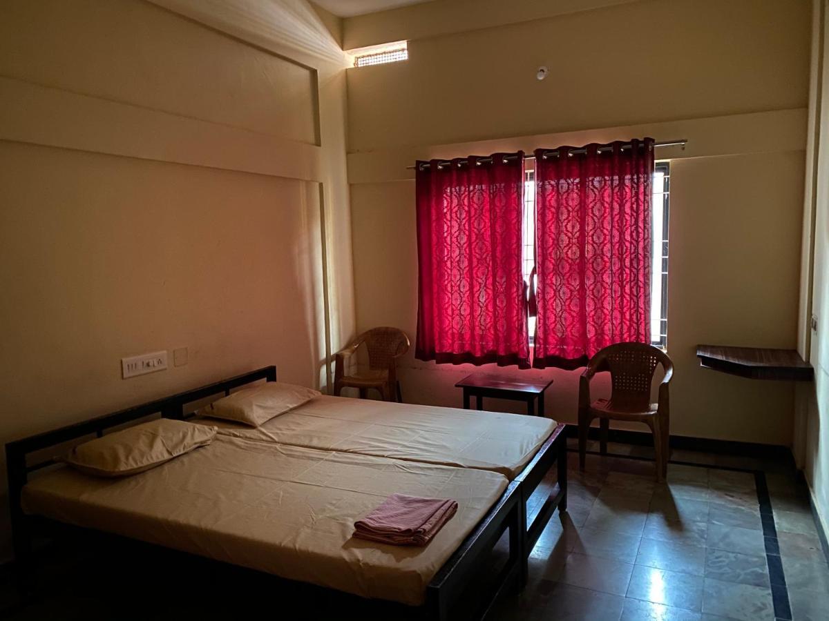 Hotel Sooryakamal Mahal Dharmastala Exterior foto